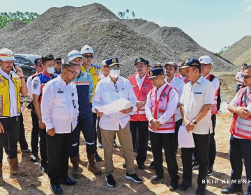 Menteri Budi Karya Cek Lokasi Pembangunan Autonomous Rail Transit di IKN