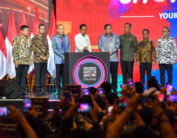 Buka Pameran IIMS 2024, Jokowi Tekankan Mobil Listrik Masa Depan Otomotif Indonesia