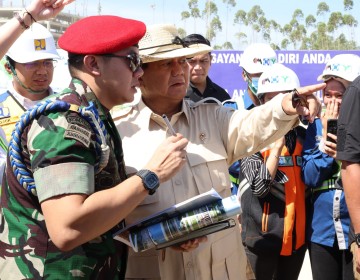 Persiapan Jelang HUT RI, Menhan Prabowo Tinjau Pembangunan Gedung Istana Negara di IKN