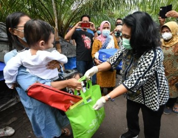 Tinjau Korban Gempa, Menteri Bintang Pastikan Kebutuhan Perempuan dan Anak Terpenuhi