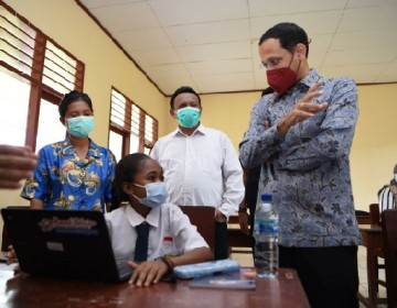 Kunjungi Papua Barat, Mendikbud Dorong Transformasi Pendidikan