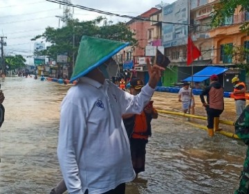 Gubernur Banten Tinjau Lokasi Banjir Tangerang