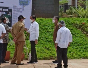 Didampingi Rektor, Wagub Banten Sambut Jokowi Resmikan Kampus Baru Untirta