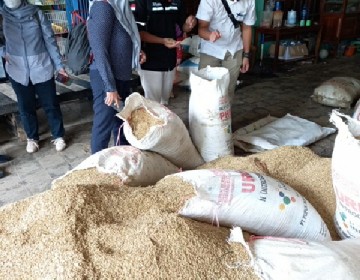 Deal, Gabah Hasil Petani Karawang Dijual ke Mitra Tim GSGP