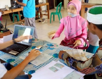 Gerak Cepat, Dukcapil Ganti 7.925 Dokumen Warga Terdampak Bencana di NTT