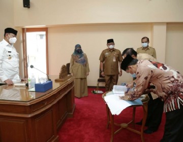 Gubernur WH : Sampaikan Amanah Bantuan Hibah Dengan Benar