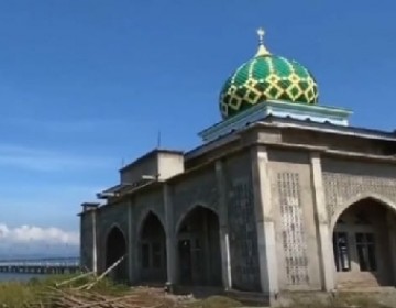 Sejak Sulsel Berdiri, Baru Gubernur NA  Mengunjungi Dan Membantu Masjid Desa Bantilang Luwu Timur