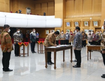 Lantik Sejumlah Pejabat Administrator dan Fungsional di Kemendagri, Mendagri Pesan Tingkatkan Kinerja