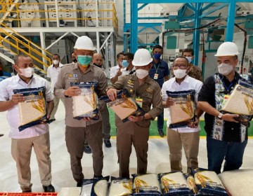 Mentan SYL Ajak Masyarakat Konsumsi Beras Premium Berkualitas Produksi Bulog