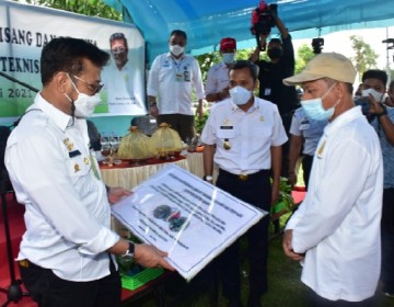 Mentan SYL Serahkan Bantuan Pisang dan Program Pertanian di Jeneponto