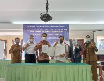 Dukung Rehabilitasi Terumbu Karang, KKP Serahkan Bantuan KOMPAK