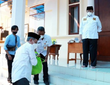 Gubernur WH Lepas 10 Ribu Bantuan Paket Sembako Pemprov Banten 