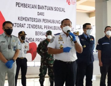 Ditjen Hubdat Bagikan Bantuan Paket Sembako Bagi Mitra Transportasi Di Bandung