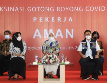 Menaker Ida: Vaksinasi untuk Pekerja Jadi Bagian Strategis Pulihkan Dunia Industri 