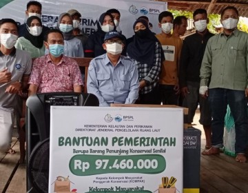 KKP Salurkan Bantuan Konservasi di Perbatasan Kalbar