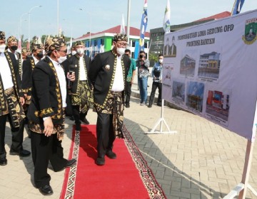 Resmikan 5 Gedung OPD, Gubernur: Pelayanan Publik Harus Meningkat 