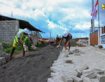 Kementerian PUPR Perbaiki Jalan Perumahan di Sulawesi Utara