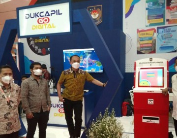 Mau Ganti Foto KTP-el? Yuk Kunjungi Stand Dukcapil di Apkasi Otonomi Expo 2021