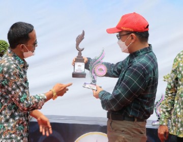 Ditjen Dukcapil Puji Disdukcapil Ciamis Buka Pelayanan Adminduk Saat Hari Libur di Pameran Bonsai