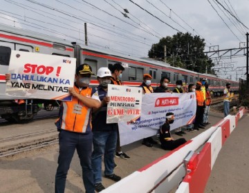 PT KAI Daop 1 Jakarta Gencar Lakukan Sosialisasi Keselamatan di Pelintasan Sebidang, Jalur KA dan Sekolah