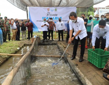 Tinjau Kampung Lele, Menteri Trenggono Optimis Boyolali Jadi Roda Penggerak Ekonomi Sektor KP di Jateng