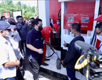 Erick Thohir  Resmi Luncurkan Program Solar untuk Nelayan di Cilacap