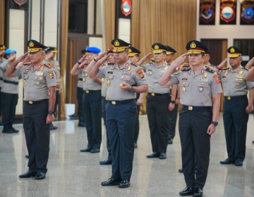 Kapolri Naikkan Pangkat 45 Pati Polri, Satu Polwan Jadi Jenderal