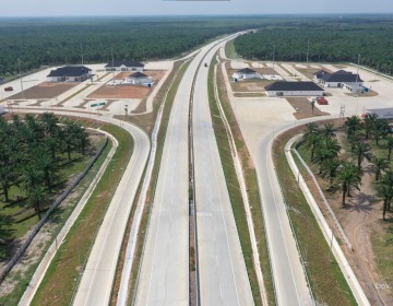 Jelang Akhir Jabatan, Jokowi Resmikan Dua Jalan Tol Garapan Hutama Karya