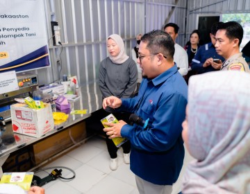 Salurkan Mesin Produksi Keripik Nanas, HKA Fasilitasi UMK di Prabumulih