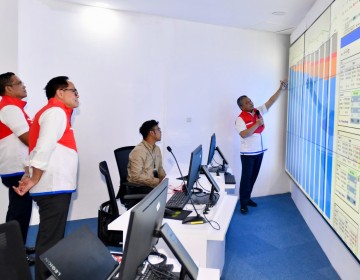 Didampingi Dirut Pertamina, Wamen BUMN Tiko Tinjau Pertamina Digital Hub, Pastikan Pasokan Energi Jelang Tahun Baru 2025 Aman