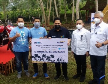 Geliatkan Pariwisata Banyuwangi, Bank Mandiri Salurkan CSR Pengelolaan Sampah