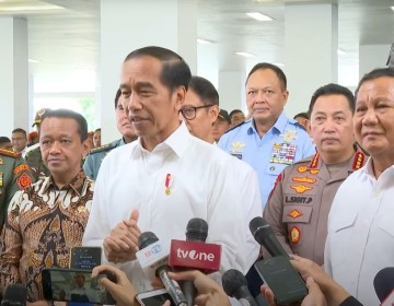 Soal PDIP Bakal Jadi Oposisi Pemerintah, Jokowi: Tanya Sama Beliau