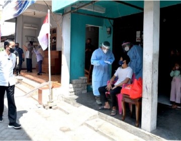 Presiden Jokowi Tinjau Program Vaksinasi dari Pintu ke Pintu di Kabupaten Madiun