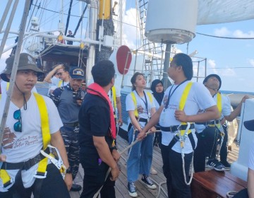 Hari Ketiga Pelayaran, Laskar Rempah Dapatkan Materi Cara Bertahan di Laut