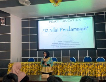 Prodi HI UB Selenggarakan Kegiatan Pengabdian Masyarakat Melalui Pengenalan 12 Nilai Perdamaian di SMAN 1 Sumberpucung