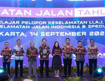 Beri Penghargaan Kepada Insan Peduli Keselamatan Jalan, Menhub Ajak Generasi Muda Jadi Pelopor