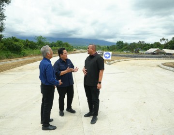 Tinjau Pembangunan Jalan Tol Padang - Sicincin, Erick Thohir Pastikan Progress Pembangunan Sesuai dengan Target