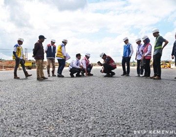 Pastikan Pembangunan Berjalan Lancar, Menhub Kembali Tinjau Proyek Bandara IKN