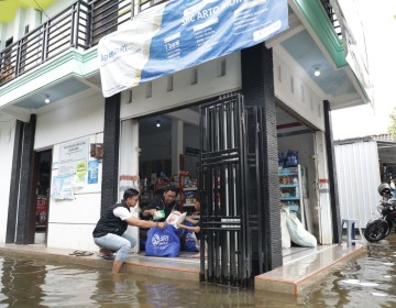 BRI Peduli Salurkan Bantuan Bagi Warga Terdampak Banjir di Demak