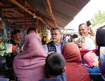 Mendag Zulkifli Hasan Tinjau Pasar Kalianda: Harga Barang Kebutuhan Pokok Stabil, Pasokan Terjaga